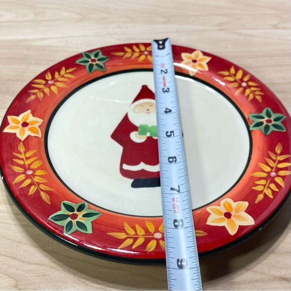 Santa Claus Design 9 inch Plate by Holiday Time - Dishwasher & Microwave Safe - Picture 3 of 8